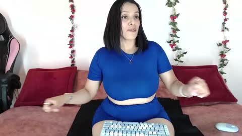 Snapshot of arianalavoie chatting on 29, 10, 2025 Ariana online show from 29, 10, 2025