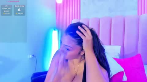 ArianaRougee online show from 15, 7, 2026