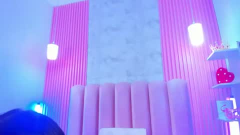 ArianaRougee online show from 17, 7, 2026