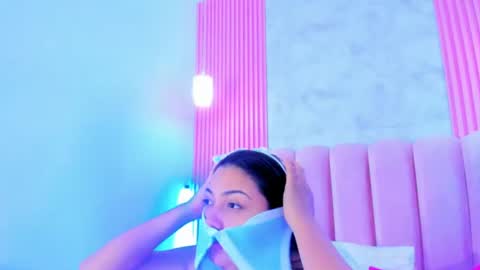 ArianaRougee online show from 18, 7, 2026
