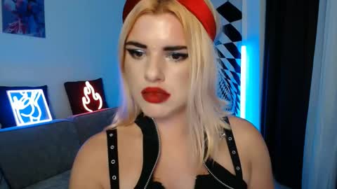 Snapshot of arianasaint chatting on 19, 12, 2025 Mistress Ariana online show from 19, 12, 2025