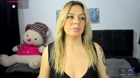 ariannawil online show from 13, 4, 2026