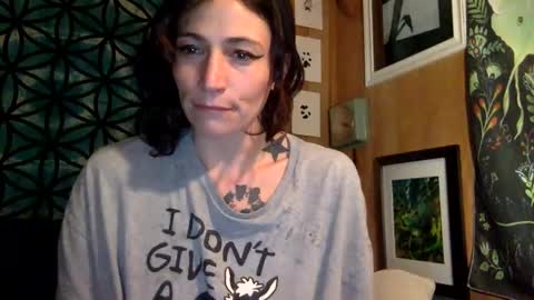 ariel  colin when hes here online show from 4, 12, 2024