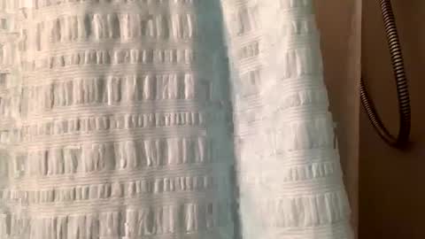 ariel  colin when hes here online show from 6, 12, 2024