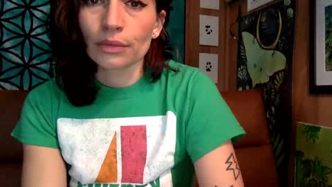 ariel  colin when hes here online show from 23, 12, 2024