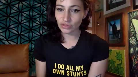 ariel  colin when hes here online show from 27, 12, 2024