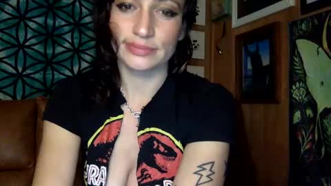 ariel  colin when hes here online show from 11, 1, 2025