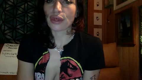 ariel  colin when hes here online show from 11, 1, 2025