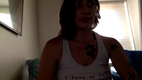 ariel  colin when hes here online show from 5, 10, 2025