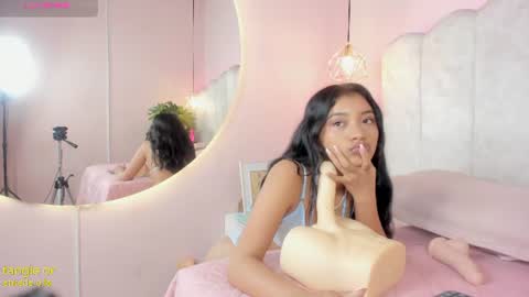 Ari Star  online show from 5, 7, 2026