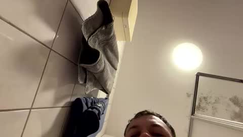 armyskater32 online show from 9, 3, 2026