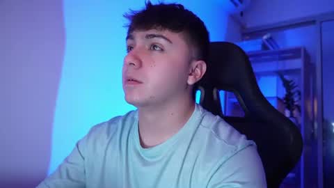 aron__cooper online show from 1, 7, 2026