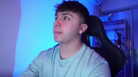 aron__cooper online show from 15, 7, 2026