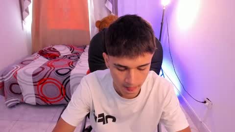 Snapshot of aron_boyy chatting on 6, 5, 2026 Aaron online show from 6, 5, 2026