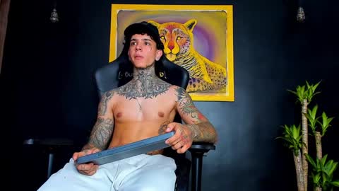 Snapshot of aron_ford chatting on 16, 12, 2024 Aron ford online show from 16, 12, 2024