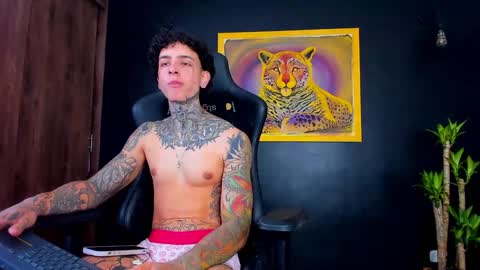 Snapshot of aron_ford chatting on 17, 12, 2024 Aron ford online show from 17, 12, 2024