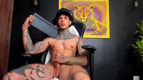 Snapshot of aron_ford chatting on 22, 1, 2025 Aron ford online show from 22, 1, 2025