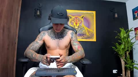 Snapshot of aron_ford chatting on 28, 1, 2025 Aron ford online show from 28, 1, 2025