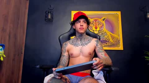 Snapshot of aron_ford chatting on 1, 2, 2025 Aron ford online show from 1, 2, 2025