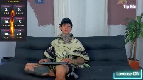 Snapshot of aron_ford chatting on 10, 10, 2025 Aron ford online show from 10, 10, 2025