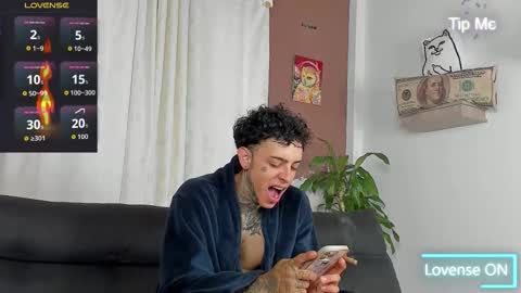 Snapshot of aron_ford chatting on 22, 10, 2025 Aron ford online show from 22, 10, 2025