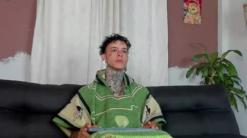 Snapshot of aron_ford chatting on 25, 10, 2025 Aron ford online show from 25, 10, 2025