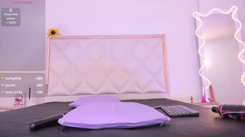 Snapshot of aron_tay chatting on 24, 12, 2024  your aron  online show from 24, 12, 2024