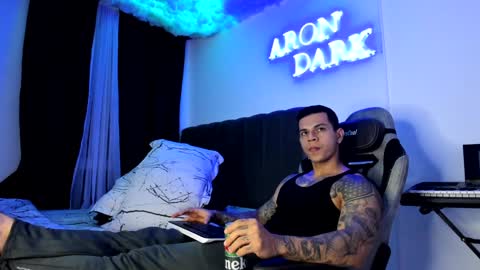 Snapshot of arondark chatting on 4, 12, 2024 DarkMaster online show from 4, 12, 2024