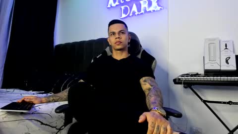 Snapshot of arondark chatting on 10, 1, 2025 DarkMaster online show from 10, 1, 2025