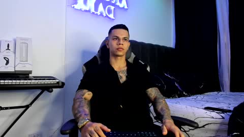 Snapshot of arondark chatting on 25, 1, 2025 DarkMaster online show from 25, 1, 2025