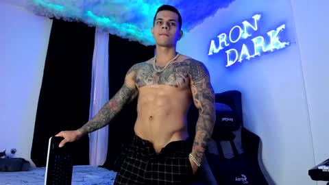 Snapshot of arondark chatting on 4, 2, 2025 DarkMaster online show from 4, 2, 2025