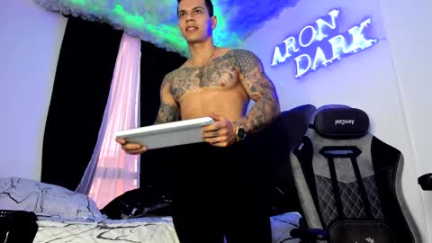 Snapshot of arondark chatting on 8, 2, 2025 DarkMaster online show from 8, 2, 2025