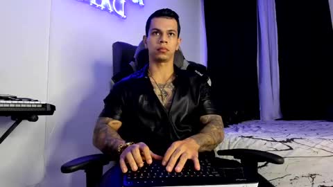 Snapshot of arondark chatting on 15, 2, 2025 DarkMaster online show from 15, 2, 2025