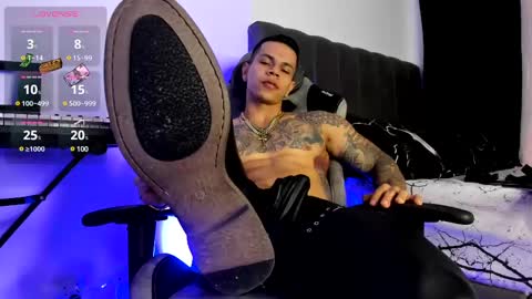 Snapshot of arondark chatting on 12, 3, 2025 DarkMaster online show from 12, 3, 2025