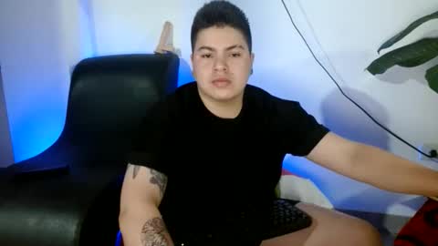 aroon_1923 online show from 8, 4, 2026