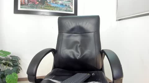   online show from 4, 2, 2025