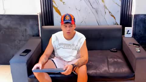 Snapshot of aroon_sexx21 chatting on 22, 5, 2026 Aroon online show from 22, 5, 2026