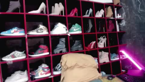 Snapshot of arri_x0x0 chatting on 2, 2, 2026 Arri online show from 2, 2, 2026