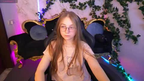 Snapshot of arrinawair chatting on 15, 9, 2025 arrinawair online show from 15, 9, 2025