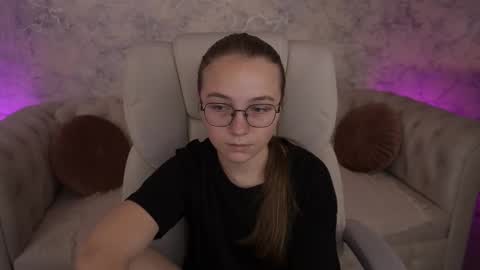 Snapshot of arrinawair chatting on 1, 10, 2025 arrinawair online show from 1, 10, 2025