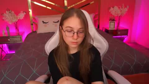 Snapshot of arrinawair chatting on 3, 10, 2025 arrinawair online show from 3, 10, 2025