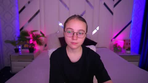 Snapshot of arrinawair chatting on 23, 10, 2025 arrinawair online show from 23, 10, 2025