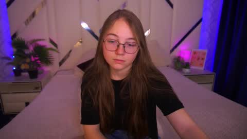 Snapshot of arrinawair chatting on 3, 11, 2025 arrinawair online show from 3, 11, 2025