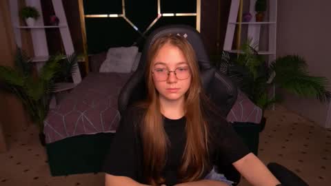 Snapshot of arrinawair chatting on 18, 11, 2025 arrinawair online show from 18, 11, 2025