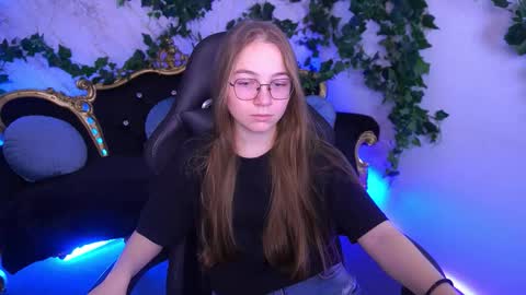 Snapshot of arrinawair chatting on 19, 11, 2025 arrinawair online show from 19, 11, 2025