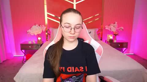 Snapshot of arrinawair chatting on 16, 12, 2025 arrinawair online show from 16, 12, 2025