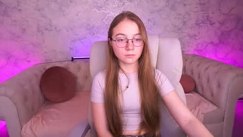 Snapshot of arrinawair chatting on 18, 12, 2025 arrinawair online show from 18, 12, 2025