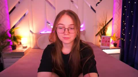 Snapshot of arrinawair chatting on 19, 2, 2026 arrinawair online show from 19, 2, 2026