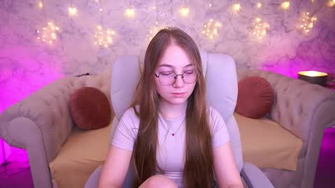 Snapshot of arrinawair chatting on 2, 3, 2026 arrinawair online show from 2, 3, 2026