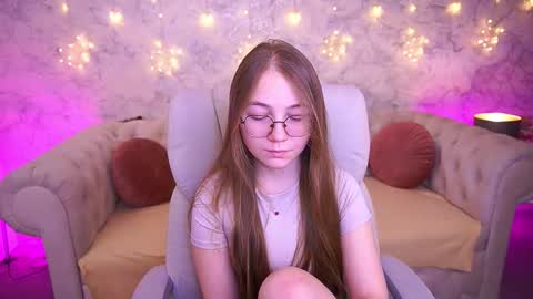 Snapshot of arrinawair chatting on 2, 3, 2026 arrinawair online show from 2, 3, 2026